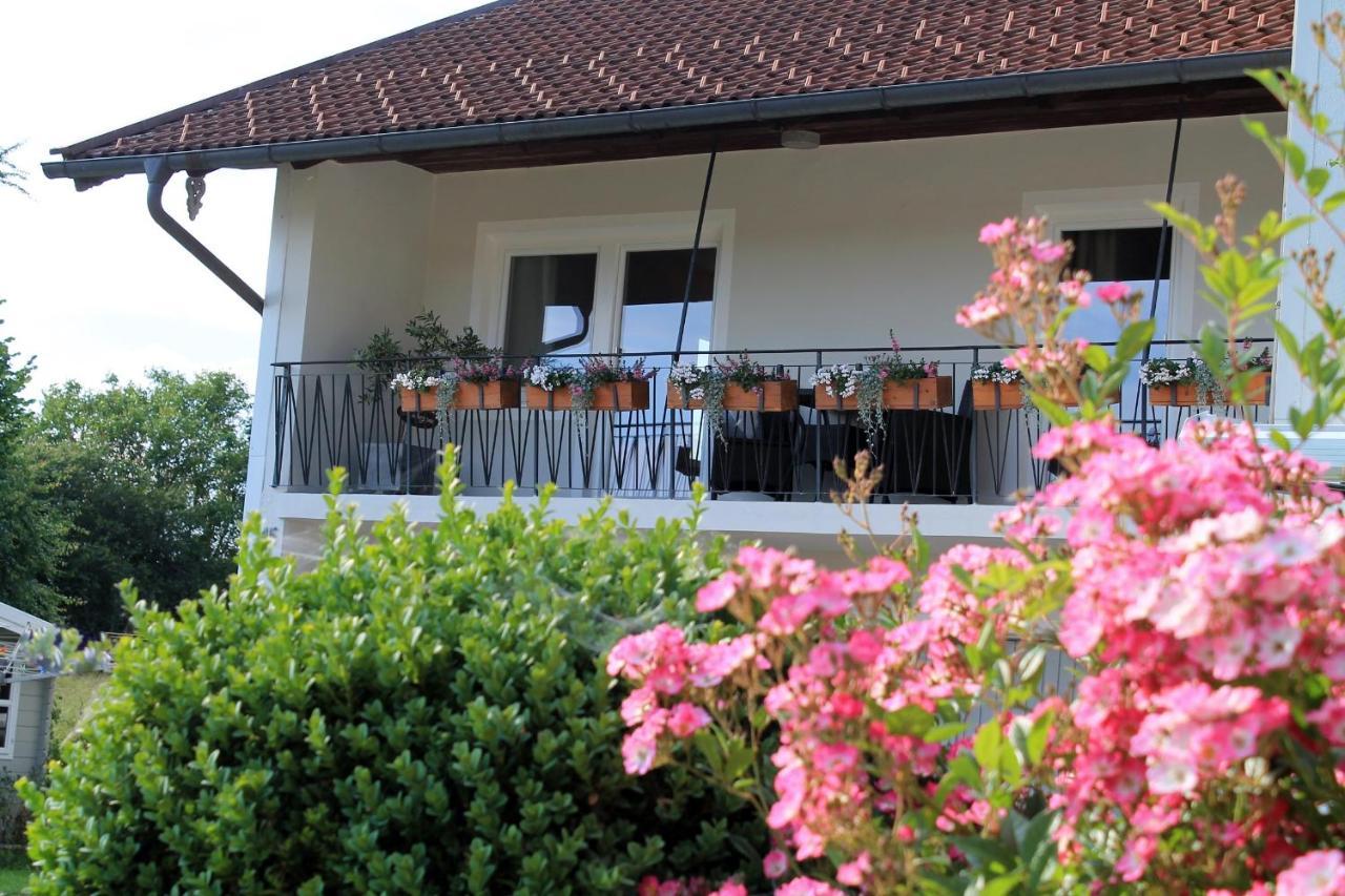 Ferienwohnung Pölzl Chieming Exterior foto